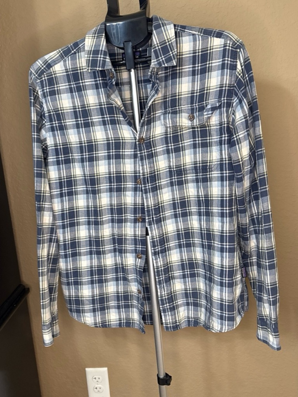 Patagonia Blue and White Plaid Button-Down Shirt Organic Cotton